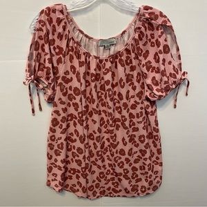 Luuske Women’s Pink Leopard Print Top/Blouse Sz M